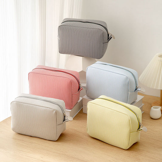 Cross-Border European and American Bubble Gauze Cosmetic Bag, Large Capacity, Large Striped Toiletry Bag, Convenient Travel Makeup Storage Bag - image 1