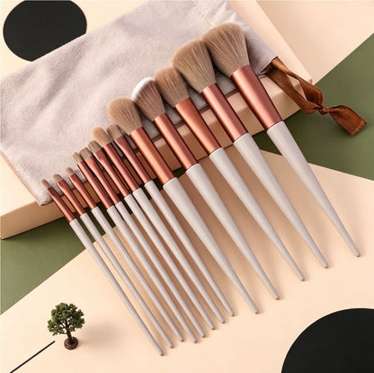 Cross-Border New Model 13-Piece Four Seasons Green Makeup Brush Set, Soft Bristle Blush Brush, Foundation Brush, Eyeshadow Brush, Portable Beauty Tools - image 2