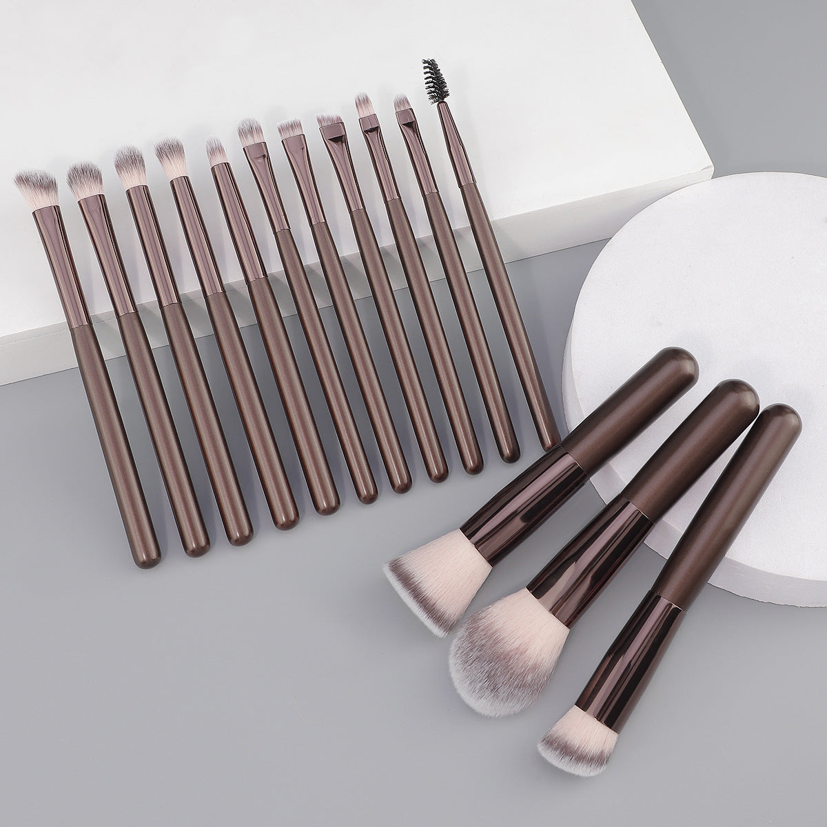 Factory Direct Sales Convenient 14-Piece Short-Handle Coffee-Colored Makeup Brush Set, Powder Brush, Eyeshadow Brush, Foundation Brush in Stock - image 4