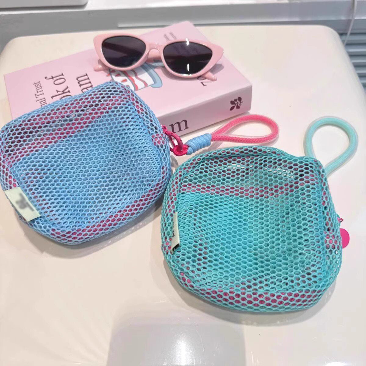 Dopamine Grid Tofu Bag Mini Mesh Coin Purse Portable Makeup Bag Travel Cosmetic Storage Pouch Factory - image 1