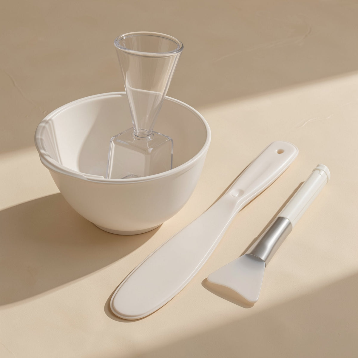 Medium silicone facial mask bowl with mask application tools - view 4