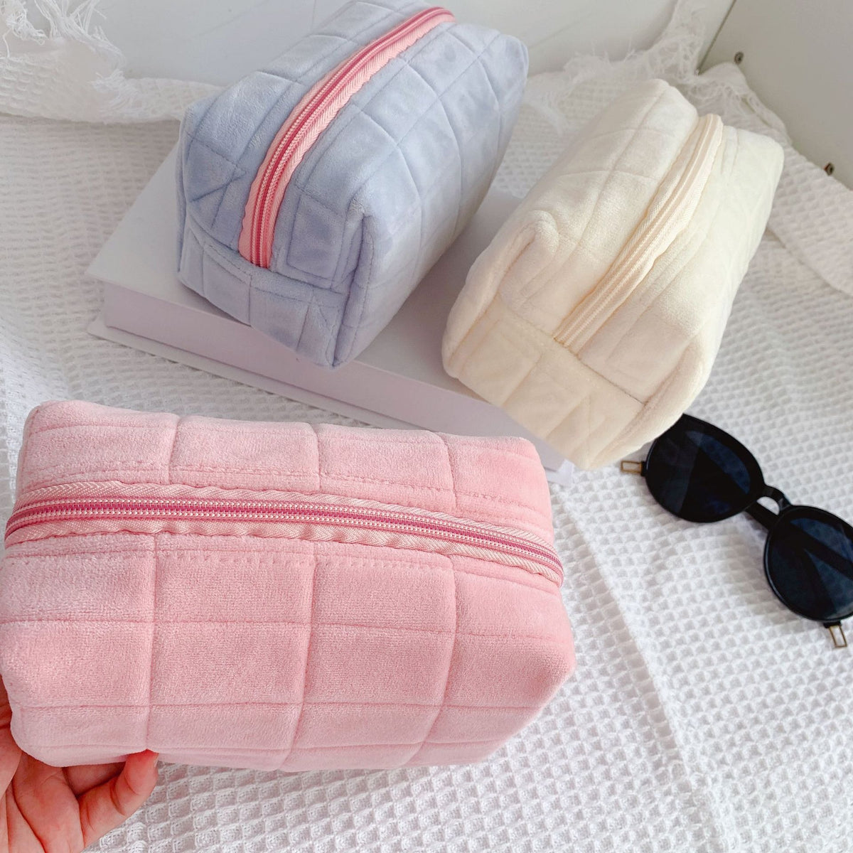 Cosmetic Bag, Clutch Bag, Pen Case, Large Capacity, High-End Feel, Ins-Style Cosmetics Storage Bag, Travel Portable Toiletry Bag - image 1