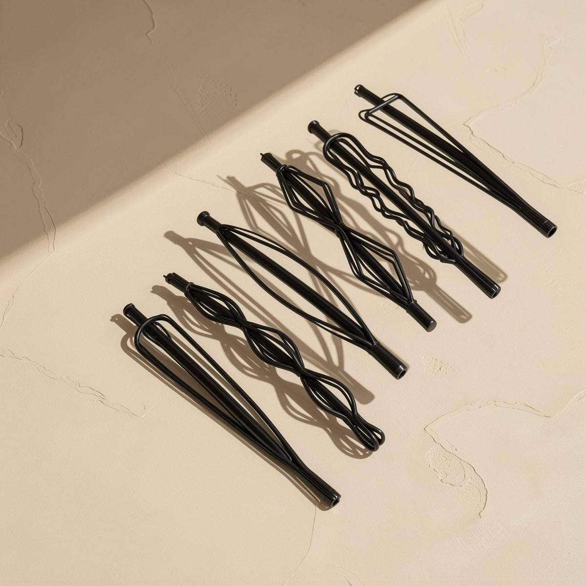 Black geometric metal hair clip for bangs - view 2