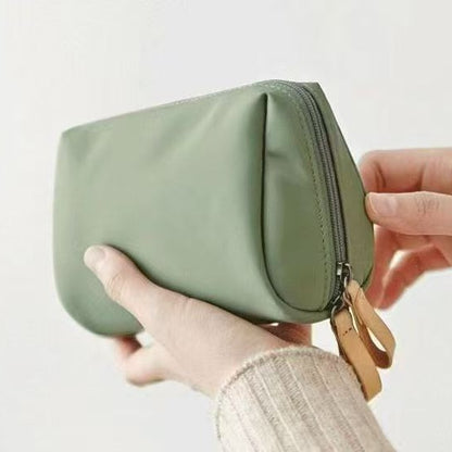 2026 New Korean Style Lipstick Bag for Women, Casual Large-Capacity Bag, Waterproof Toiletry and Makeup Bag, Travel Niche Portable Bag - image 1