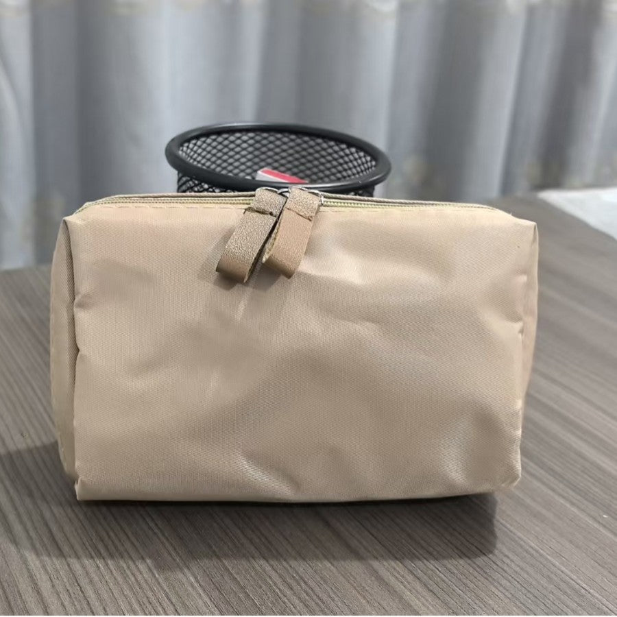 2026 New Korean Style Lipstick Bag for Women, Casual Large-Capacity Bag, Waterproof Toiletry and Makeup Bag, Travel Niche Portable Bag - image 4