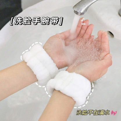 Three-Piece Set for Washing Face and Preventing Wetness: Coral Fleece Absorbent Hairband, Wristband, and Women's Anti-Wet Tools for Washing and Skincare - image 4