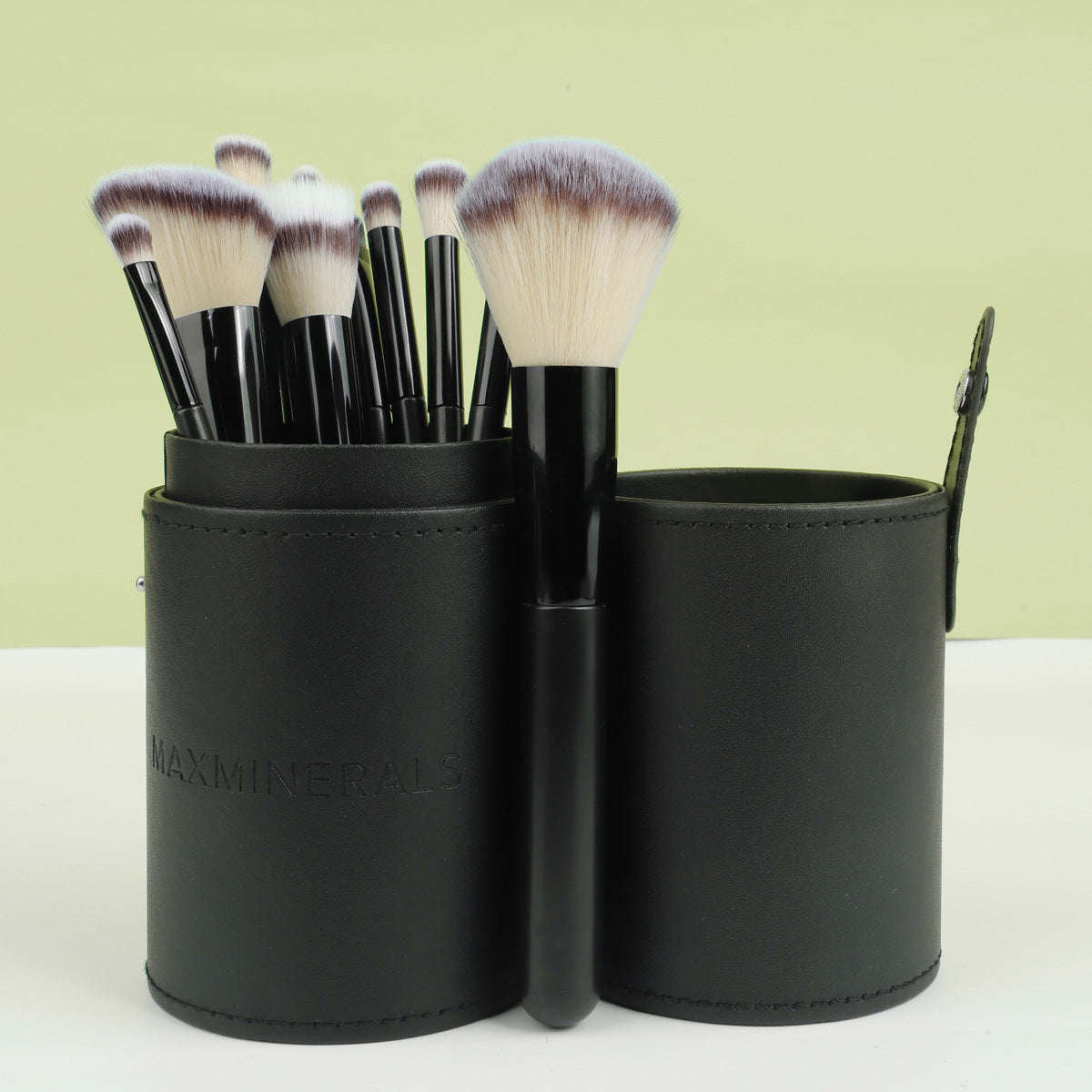 Hot Selling 12 Black Makeup Brush Set with Barrel, Soft Powder Foundation Brush, Eye Shadow Brush, Stippling Brush, Beauty Tool - image 2